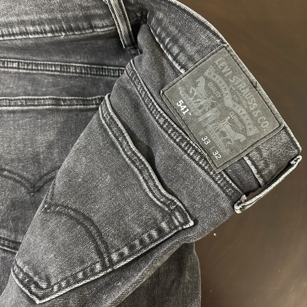 Levi’s 541 33x32